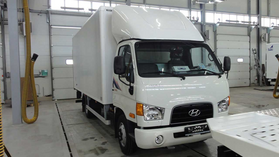 HYUNDAI HD 78 с изотермическим фургоном и гидробортом – фото 1