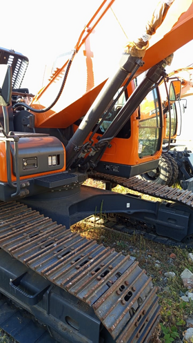 Гусеничный экскаватор DOOSAN DX220LC – фото 10